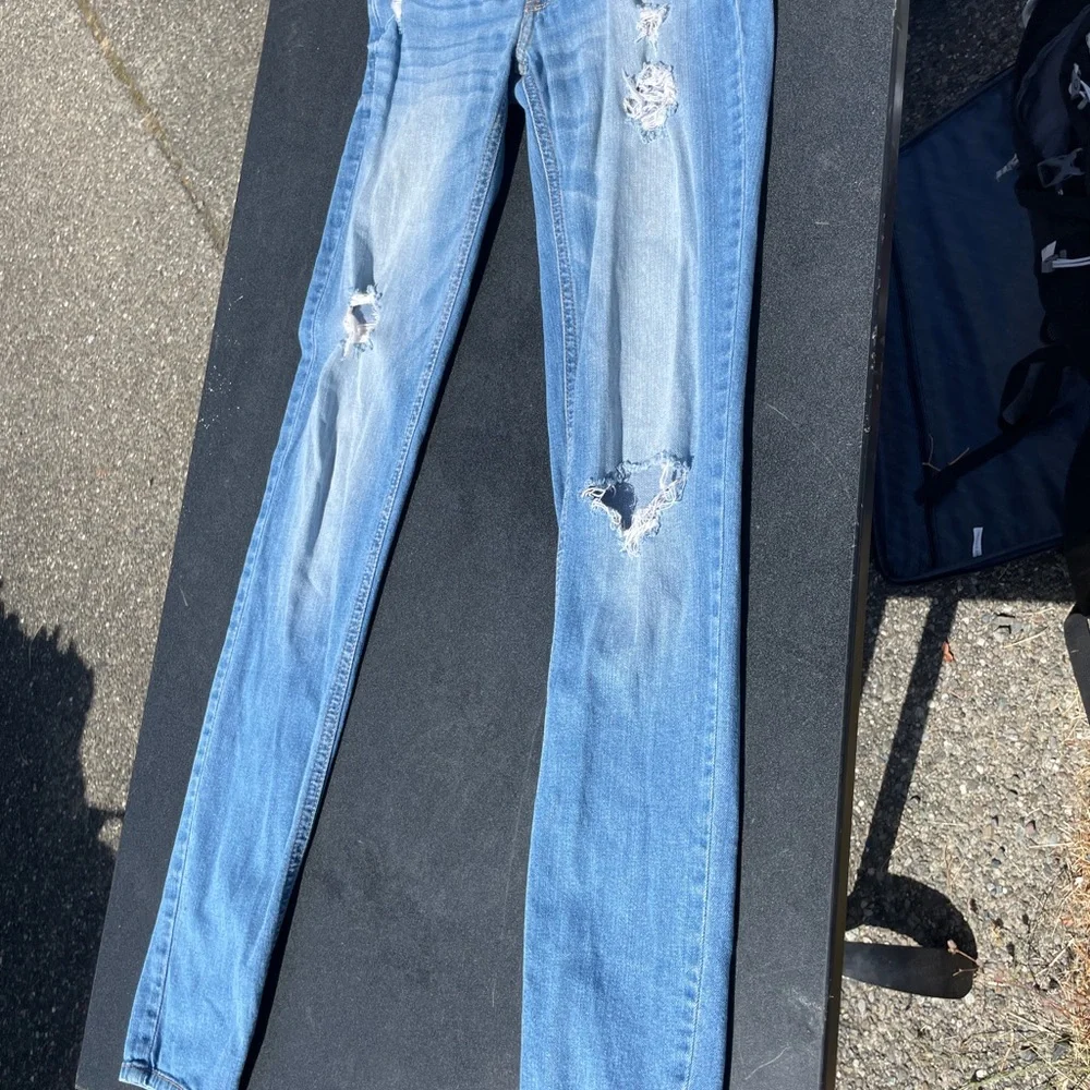 Hollister Ripped Jeans - Picture 2 of 3